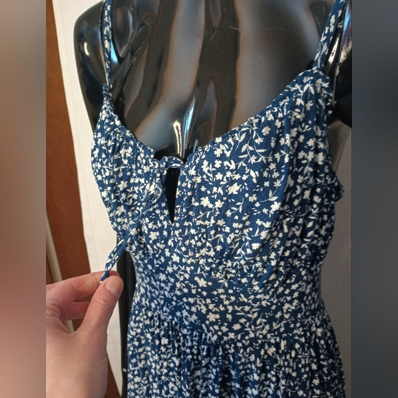 Old Navy Babydoll Milkmaid Midi Dress Medium Navy Ditsy Floral Coquette Preppy - Picture 3 of 11